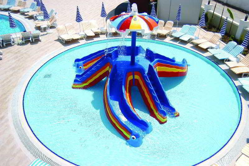 Club Candan 4*